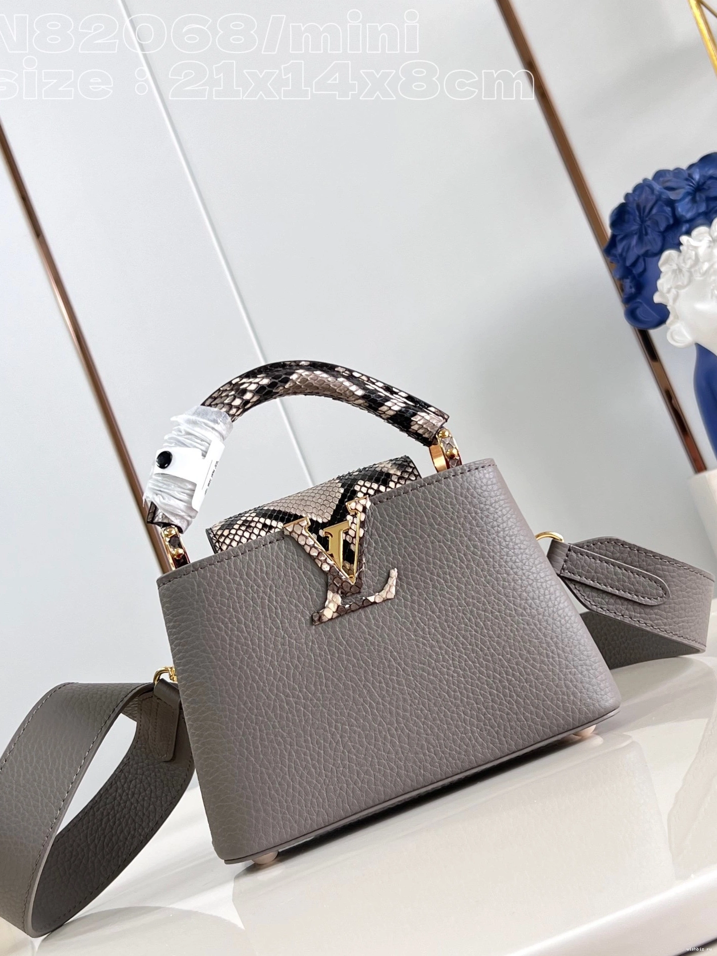 WIS LOUIS CAPUCINES MINI-21*14*8CM VUITTON 0726